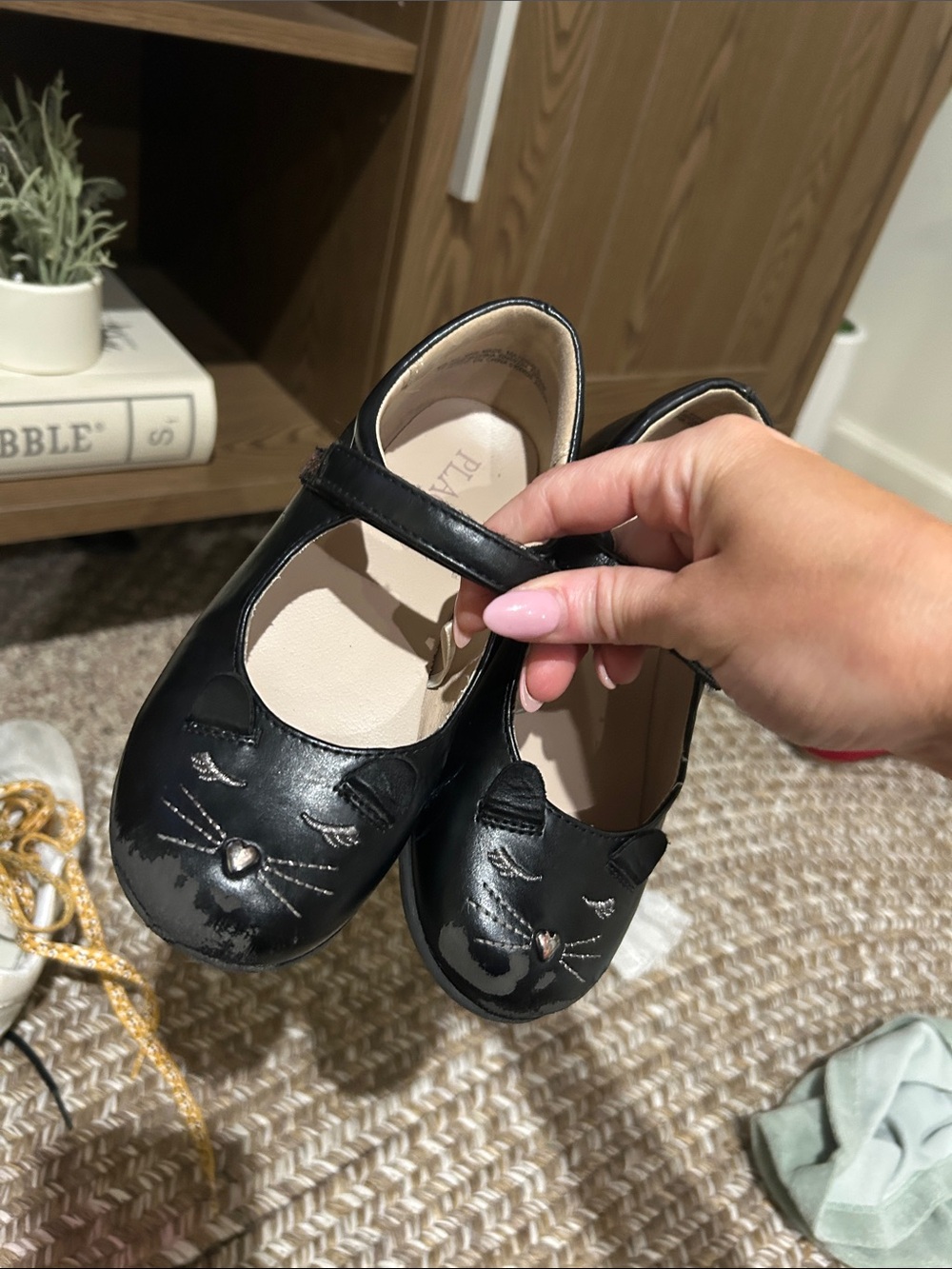 Girls Black Cat Mary Jane Shoes with Heart Detail